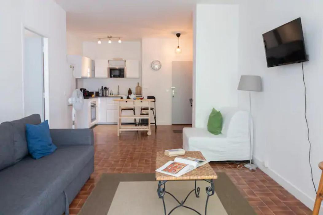 Grand Lumineux Pour 2 A 4 Personnes A Intra-muros Wifi Gratuit Apartment Avignon